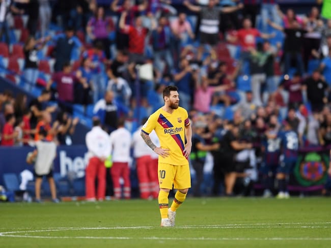Levante sorprendió al Barcelona y dejó el liderato a merced del Madrid