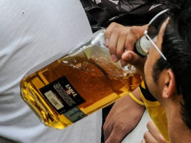 786.000 pesos sería la multa para las personas que ofrezcan bebidas embriagantes a menores de edad