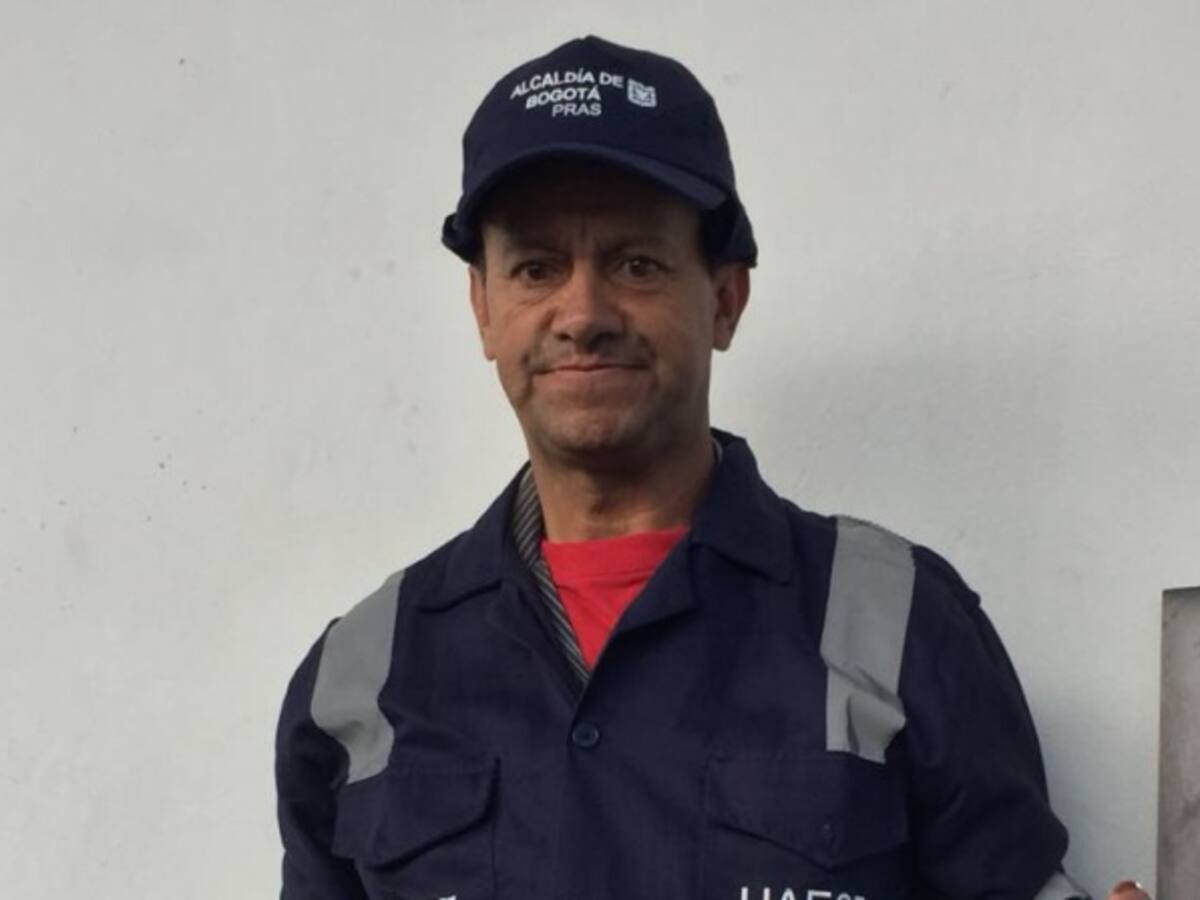 Inicia entrega de uniformes a la población recicladora en Bogotá