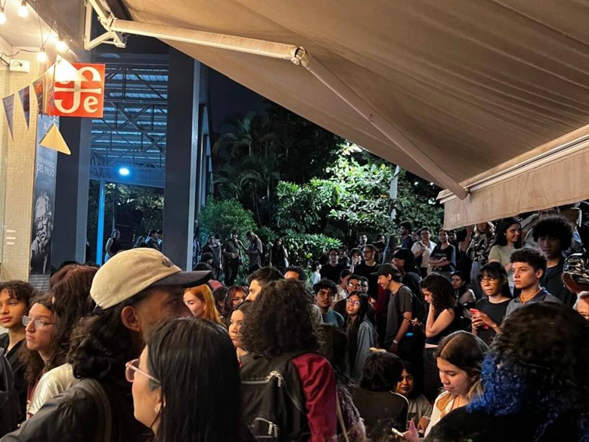 La juventud en Medellín sí lee: entregaron 1.800 ejemplares gratuitos