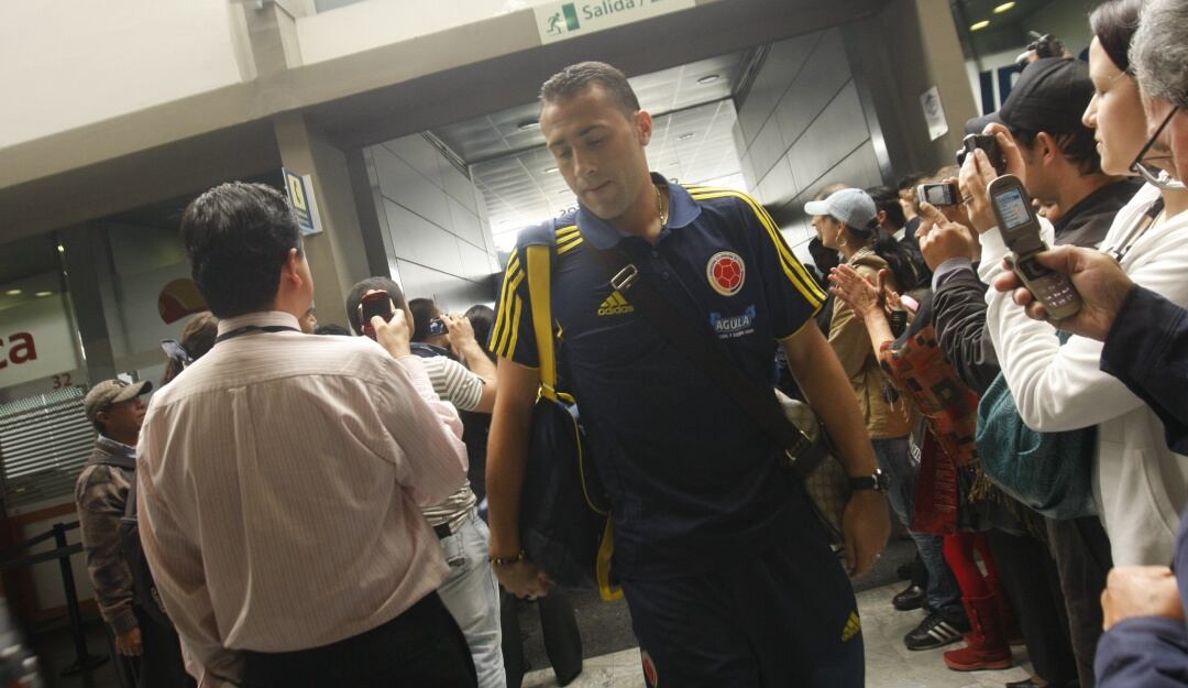 David Ospina en el Aeropuero El Dorado con la Selección Colombia (2011)