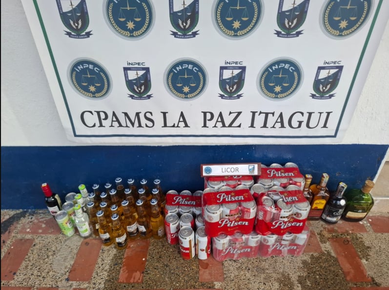 En la cárcel de Itagüí también se realizó la incautación de bebidas embriagantes. Foto: Inpec