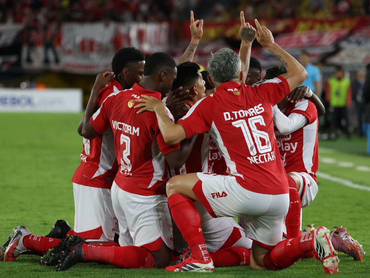 Independiente Santa Fe recibió millonaria sanción por comportamiento de sus hinchas en Libertadores