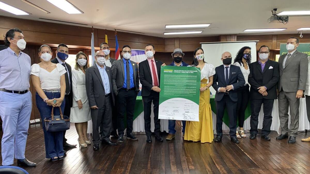 Universidades firman pacto para regreso gradual a las clases presenciales