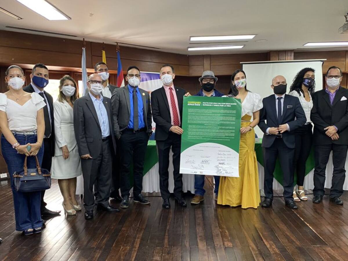 Universidades firman pacto para regreso gradual a las clases presenciales