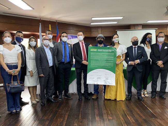 Universidades firman pacto para regreso gradual a las clases presenciales