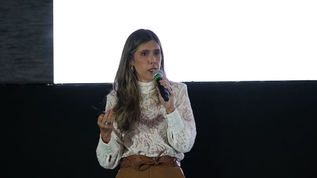 Juliana Velásquez explicó los planes que tiene ProAntioquia con las entidades territoriales para controlar el funcionamiento del turismo en el departamento. ! Foto: Caracol Radio