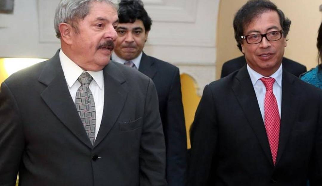 El expresidente brasileño, Luiz Inácio Lula da Silva (izq) y el candidato presidencial colombiano, Gustavo Petro (der).                              Foto: Alcaldía de Bogotá.