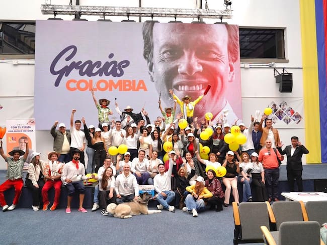 Leonardo Huerta inscribió su candidatura presidencial: entrego un poco más de 1.000.000 de firmas