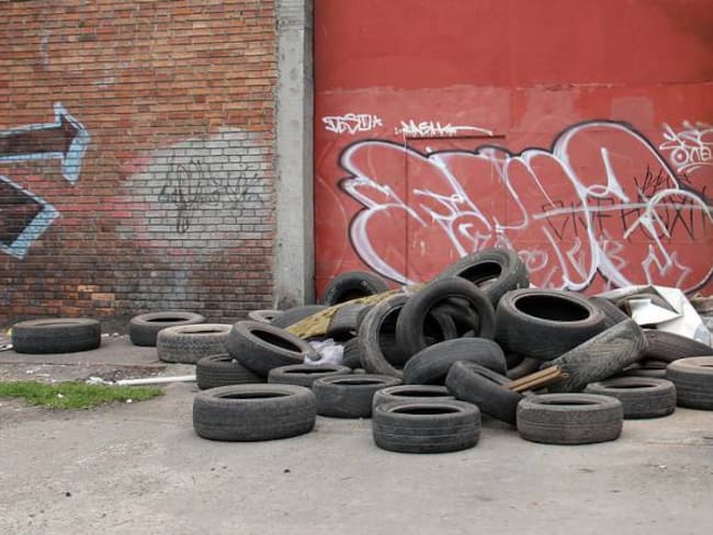¿Cómo va el control al abandono de llantas usadas en las calles de Bogotá?