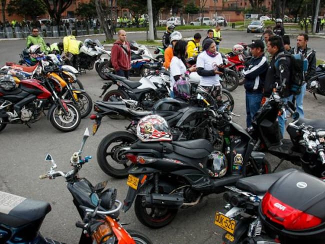 Gobierno de Bogotá prohíbe parrillero hombre en toda la ciudad