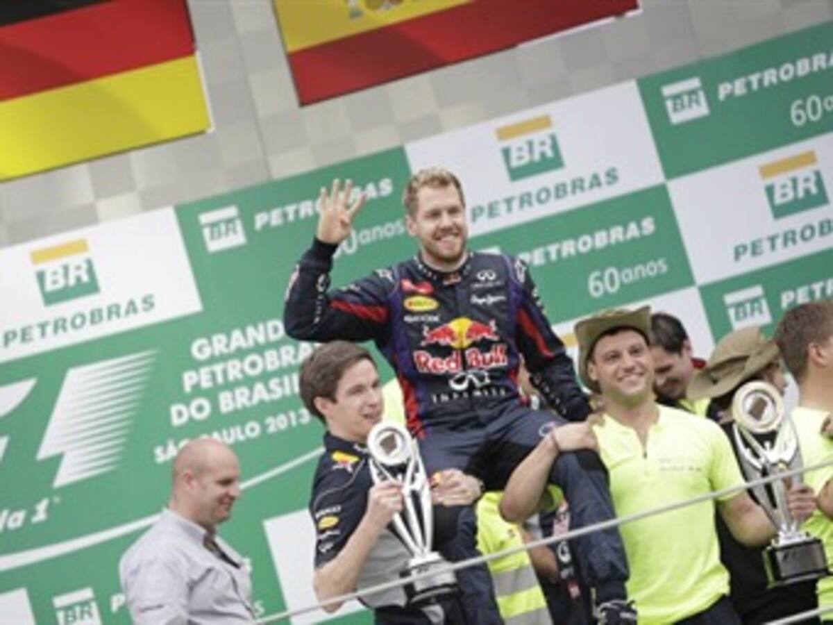 Vettel ganó en Brasil y cerró el año sumando más récords