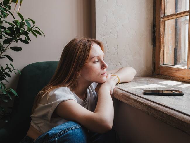 Imagen de referencia a mujer preocupada/ Getty Images