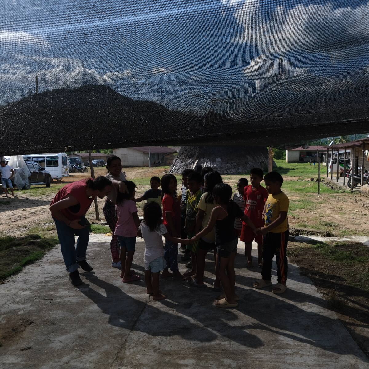 Más de 120 integrantes de la comunidad indígena Bridikayra presentan síntomas de extraña enfermedad