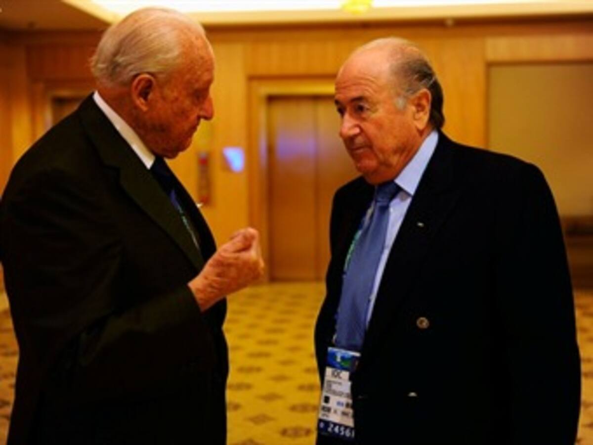 Blatter visita a João Havelange, que sigue grave