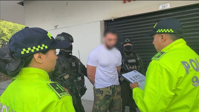 Capturado alias 'El Frances', en Medellín, líder criminal con circular roja de INTERPOL. Foto: Cortesía DIJÍN