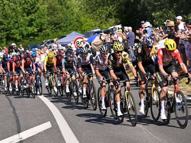 Pelotón del Tour de Francia durante la etapa 9 (Photo by Bernard Papon - Pool/Getty Images)