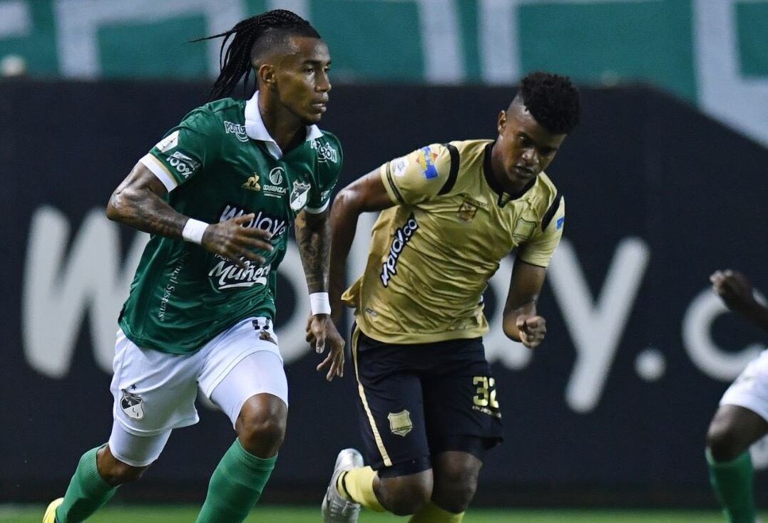Aldair Gutiérrez del Deportivo Cali y Darwin Andrade de Águilas Doradas durnate el partido por la fecha 5 de la Liga Colombiana 2023-I / Foto: Dimayor