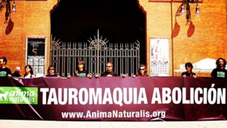 Continúa la puja por la Plaza Santa María