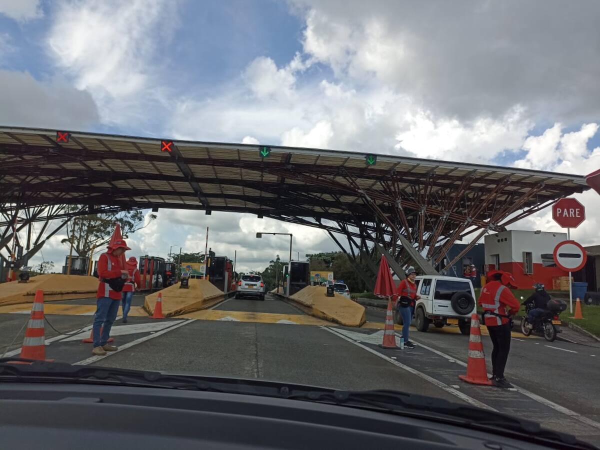 MinTransporte evalúa suspensión temporal de peajes por colapso de puente