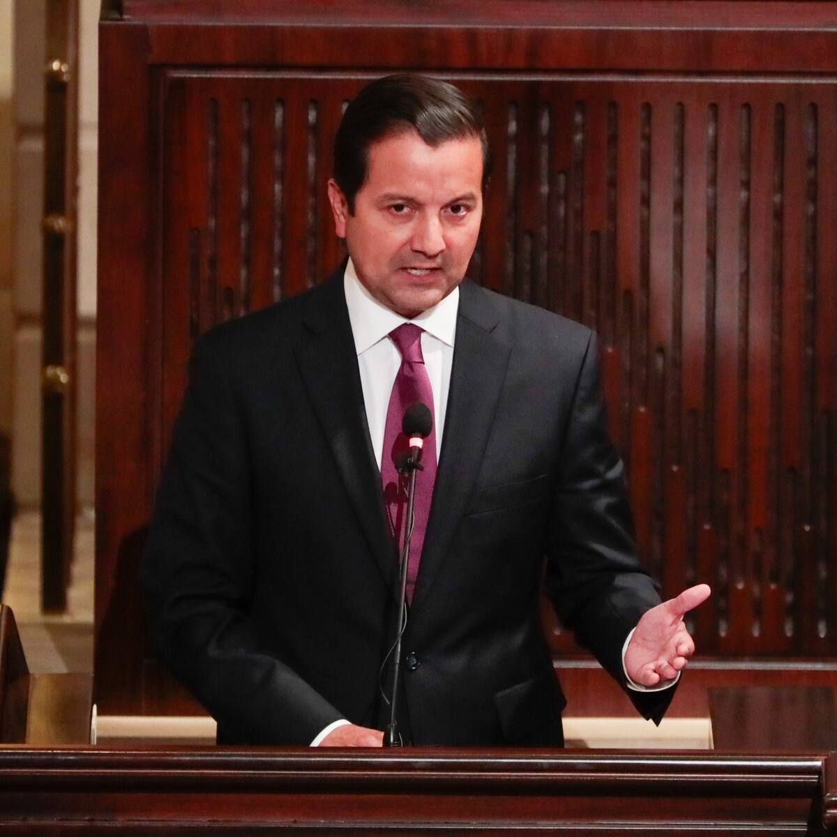 David Luna renuncia al Congreso y al partido Cambio Radical para aspirar a la presidencia