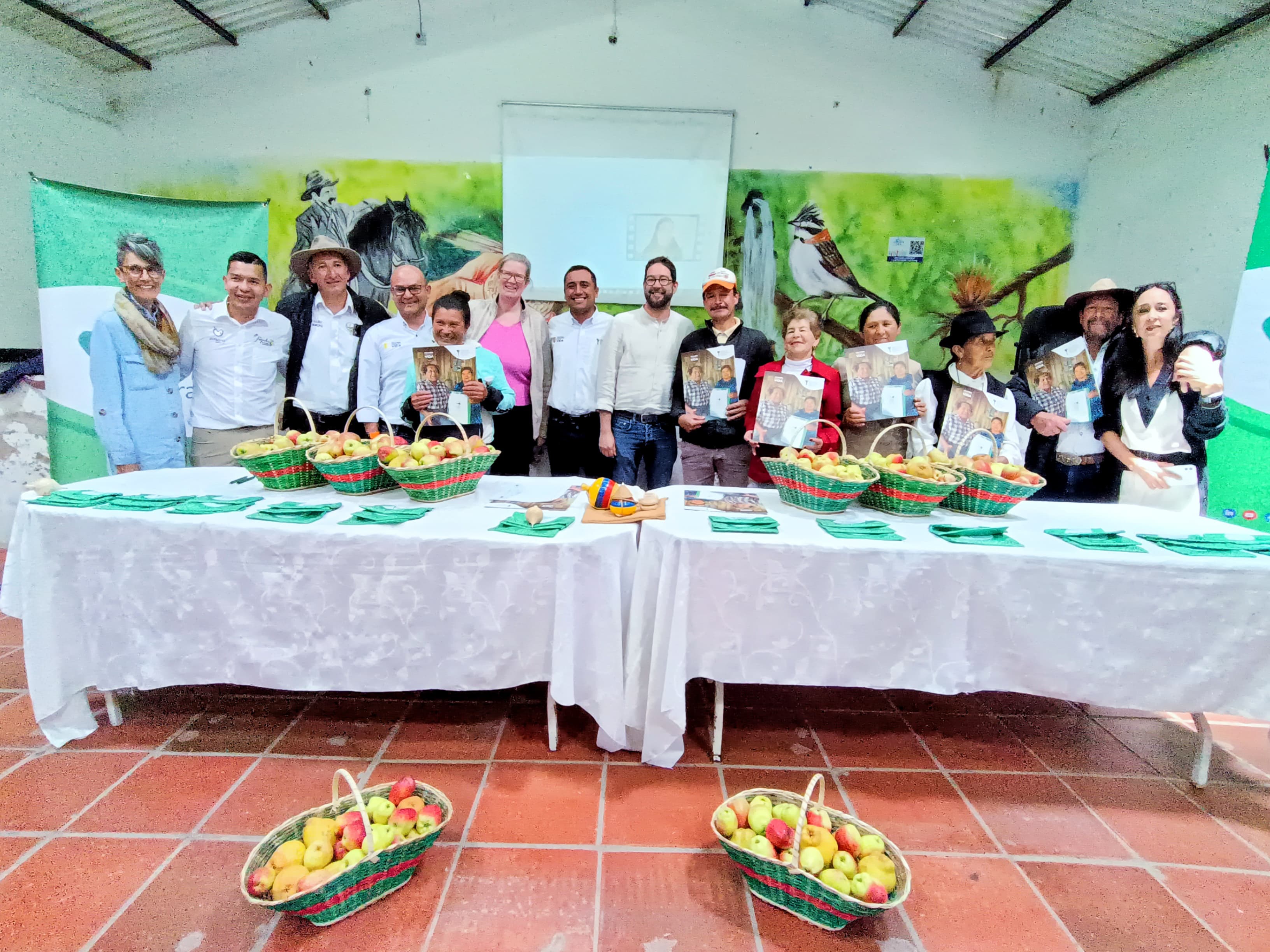 Se beneficiaron especialmente mujeres y adultos mayores. Foto | Agencia Nacional de Tierras