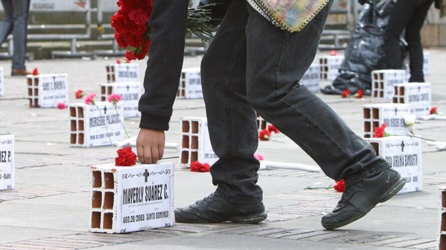 La Fiscalía General de la Nación vinculó penalmente al coronel en retiro del  Ejército Nacional, Javier Alberto Vallejos Delgado; al sargento segundo retirado  Sergio Ramírez Murillo y a tres exsoldad. Foto: Colprensa