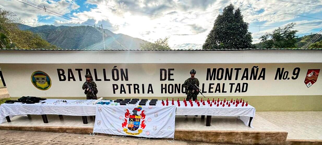 Ejército Nacional ubicó un depósito ilegal con abundante material explosivo. Foto Novena Brigada 