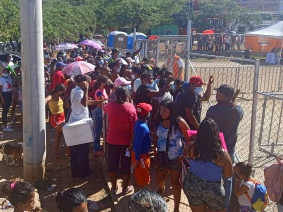 Desorden y mal manejo en las jornadas de vacunación en Taganga