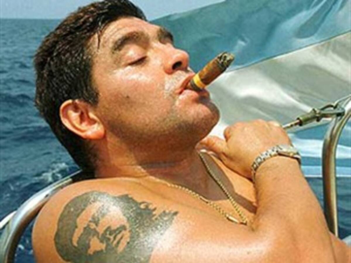 Médico uruguayo revela detalles de episodio que casi mata a Maradona en el 2000