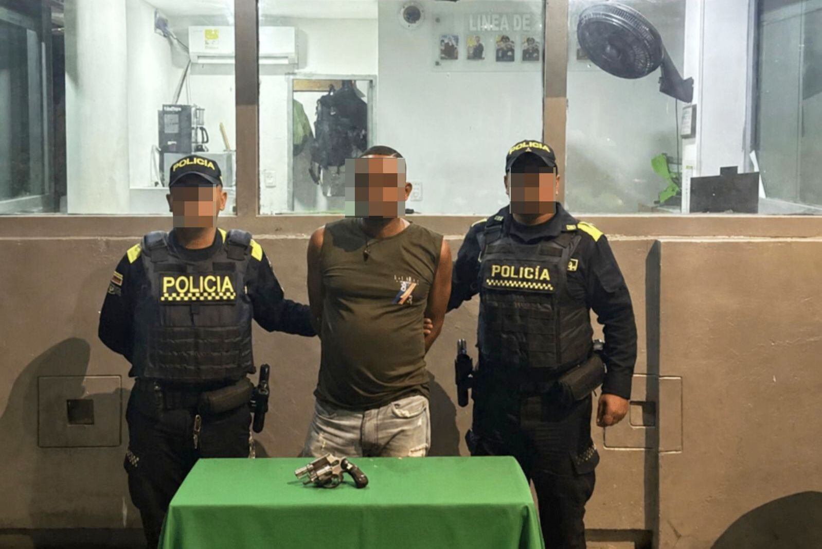 Capturados ‘El Junior’ y ‘El Antony’ con un revólver y municiones