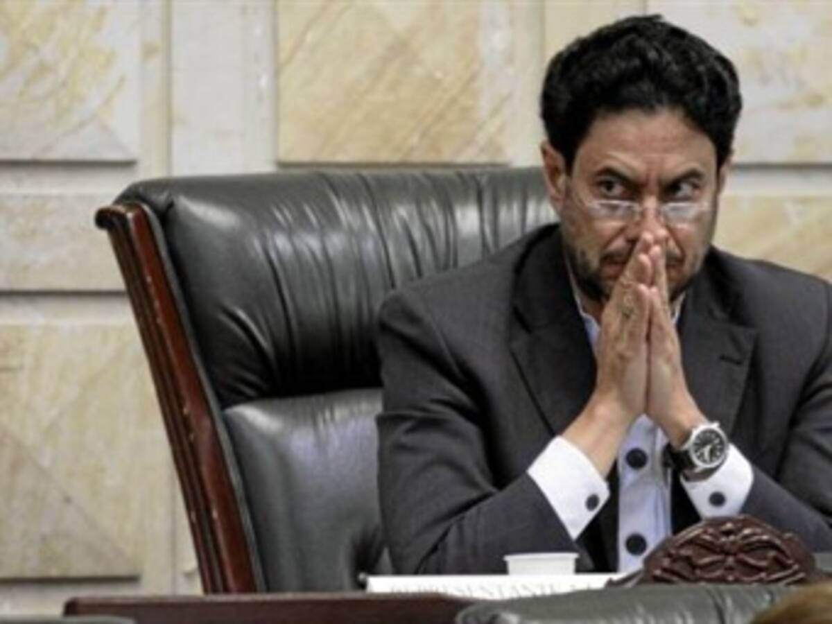 Iván Cepeda viaja a Washington a exponer preocupación por caso Petro