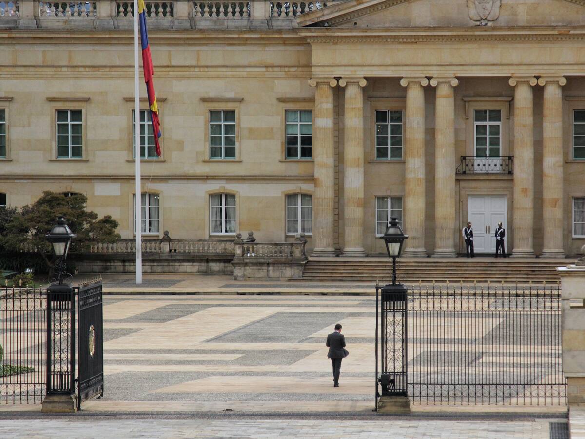 Comparan $5 millones con ahorros de $4 billones: DAPRE por contratos en Presidencia