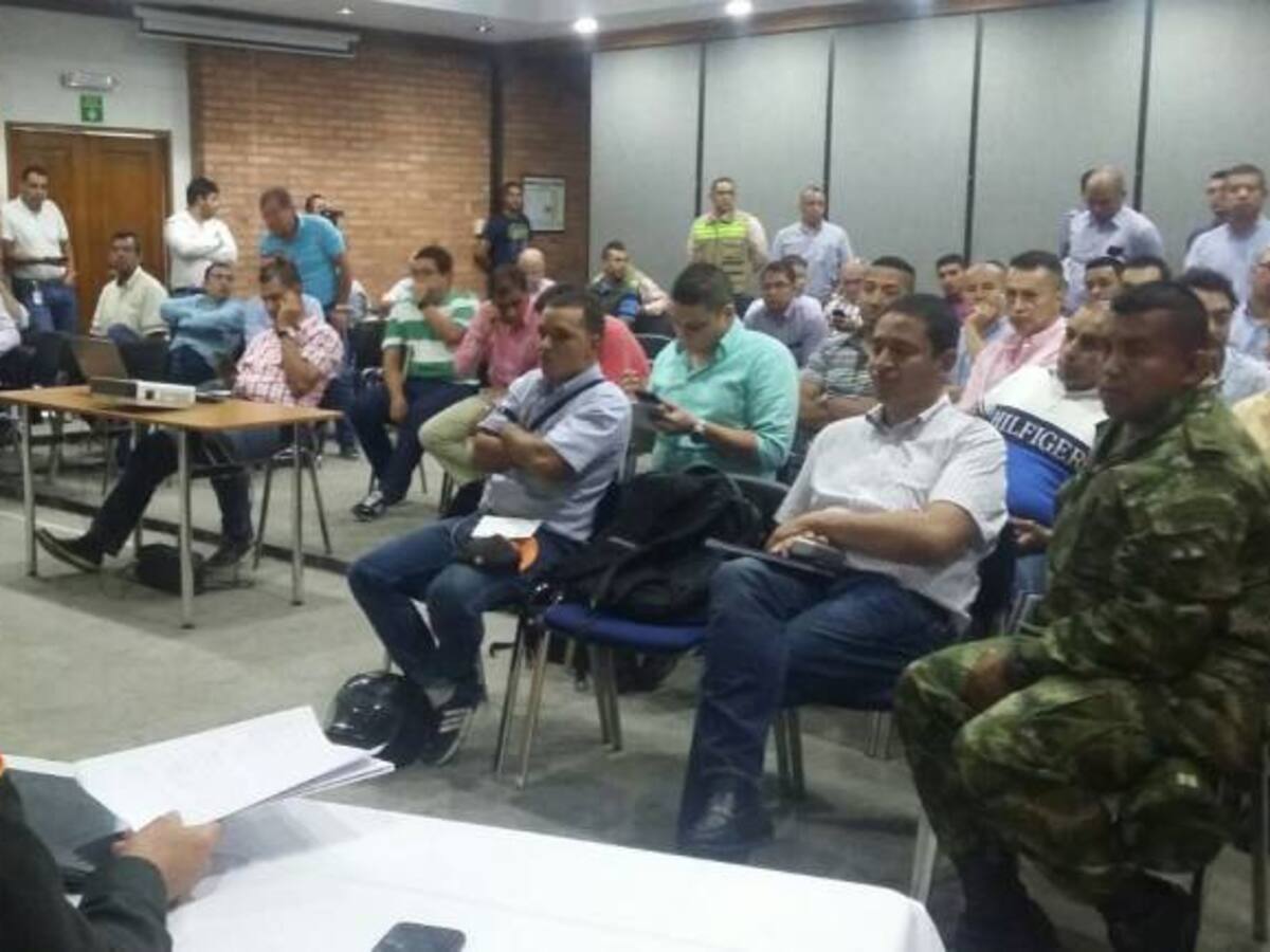 Por paro camioneros piden que se reabra la vía a Buenaventura