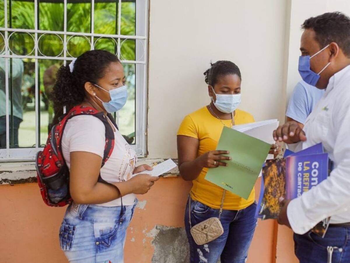 Más de 300 personas presentaron hoja de vida para empleos en Cartagena