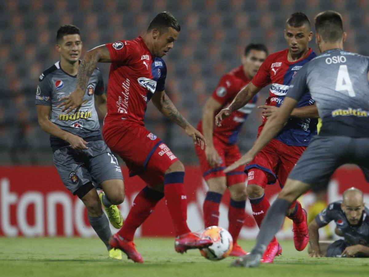 Medellín cede terreno de local en la Libertadores perdiendo con Caracas FC