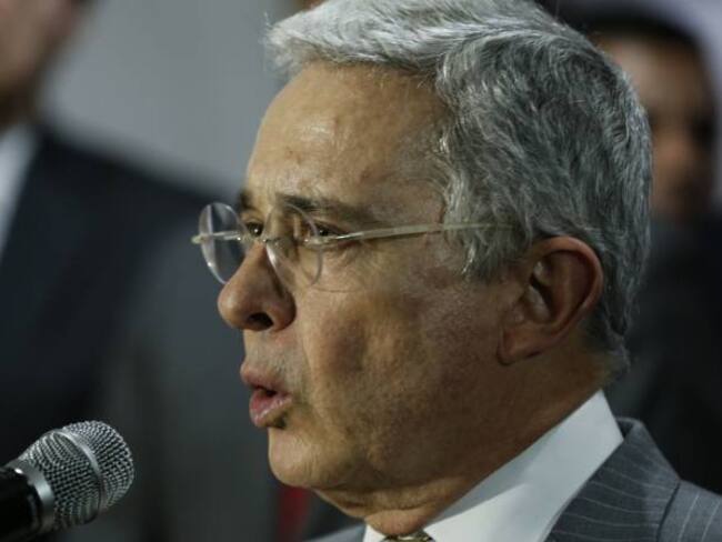 El último intento del expresidente Uribe para salvar la coalición del No