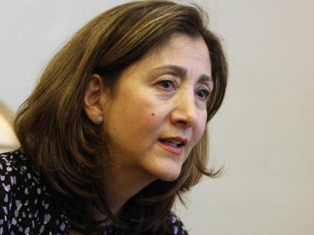 Acuerdos de paz no funcionarán si los colombianos actúan como cucarachas: Íngrid Betancourt