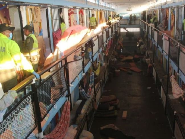 300 internos protestaron por falta de controles a la COVID-19