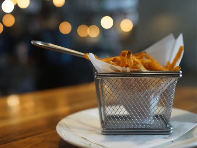 ¿Es posible quedar ciego por comer solo papas fritas?