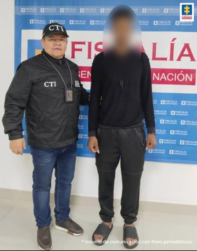 Este joven de 22 años, también le habría causado una herida en la pierna, en medio de un ataque de celos.