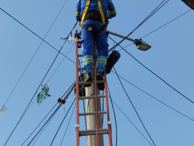 Trabajos eléctricos en sectores de  Santa Marta y circuitos del Magdalena . Air-e