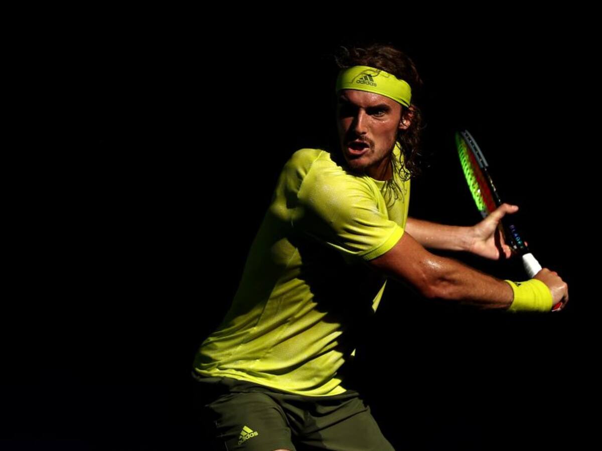 Tsitsipas pasa sin problemas a octavos de final del Abierto de Australia