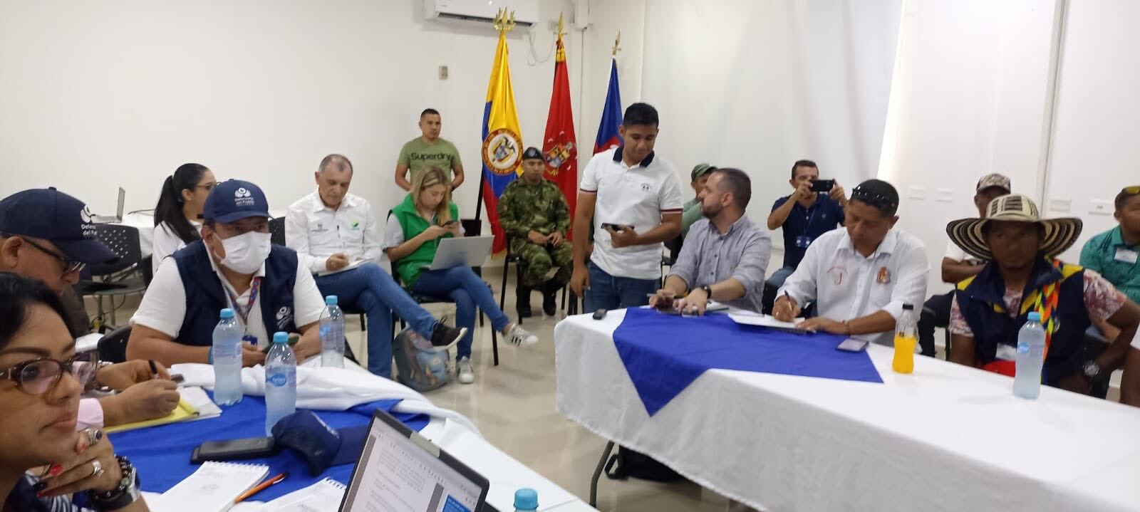 Mesa de diálogo en el Bajo Cauca antioqueño. Cortesía: Defensoría del Pueblo.