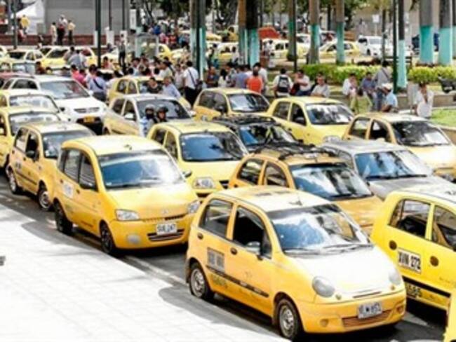 Taxistas y Alcaldía de Bucaramanga llegan a acuerdo para despejar vías bloqueadas