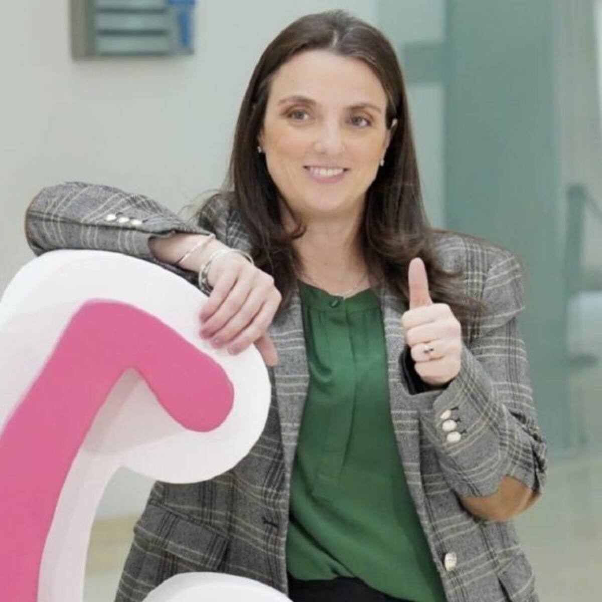 Ministra de las TIC entrega equipos y zonas digitales en Caldas
