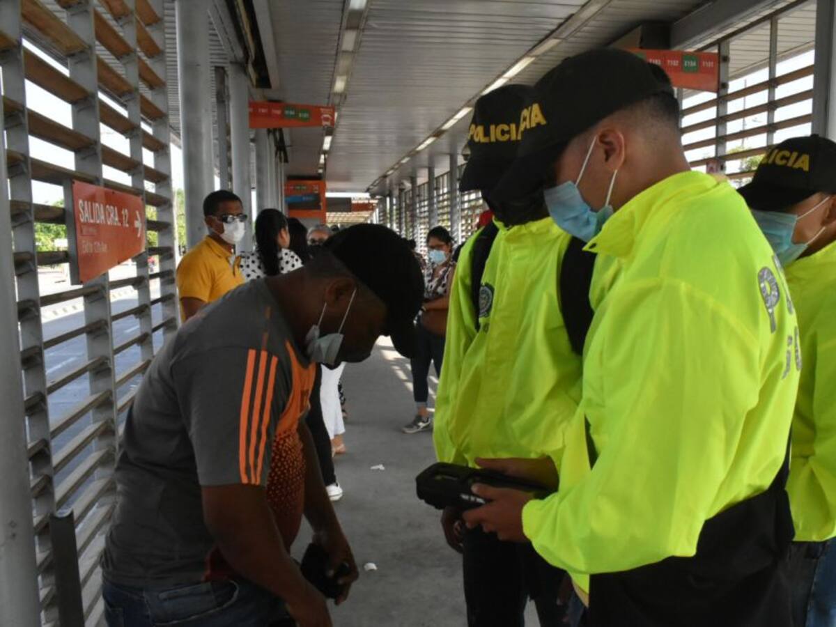 100 uniformados de la Sijín vigilarán buses y estaciones de Transcaribe