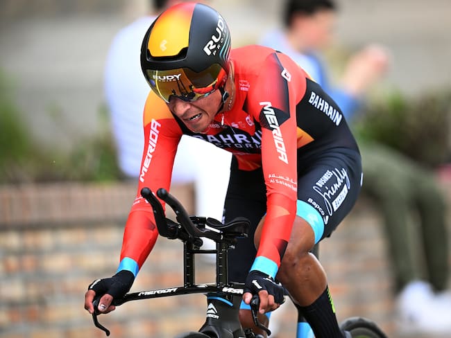 ORTONA, ITALY - MAY 06: Santiago Buitrago of Colombia and Team Bahrain - Victorious sprints during the 106th Giro d'Italia 2023, Stage 1 a 19.6km individual time trial from Fossacesia Marina to Ortona / #UCIWT / on May 06, 2023 in Ortona, Italy. (Photo by Stuart Franklin/Getty Images,)