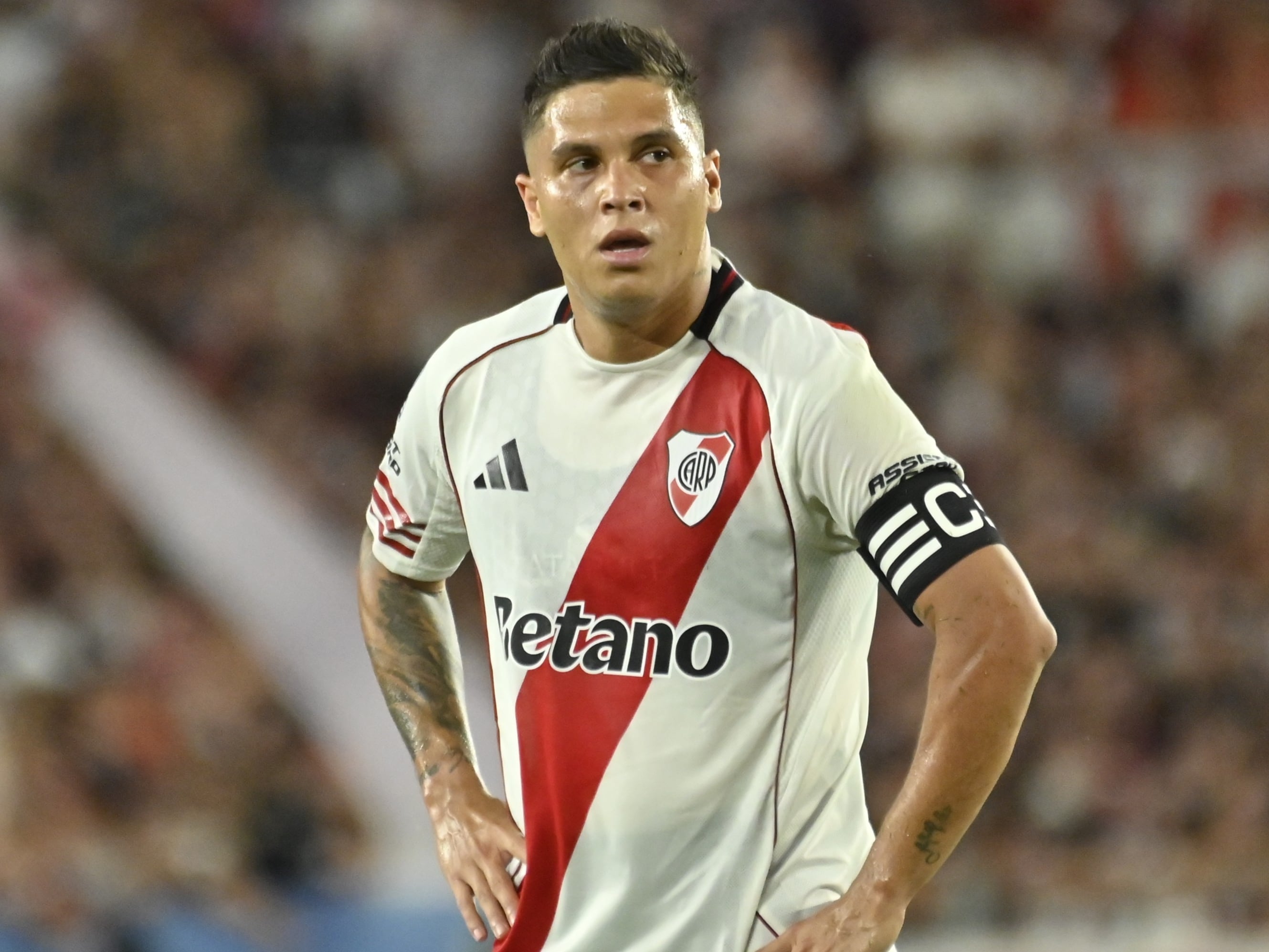 Juan Fernando Quintero y su frustración tras la dolorosa derrota de River Plate. (Photo by Juan Manuel Baez/NurPhoto via Getty Images)