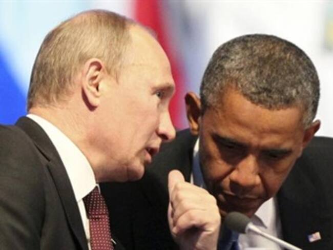 Obama pide a Putin que retire sus fuerzas de Ucrania